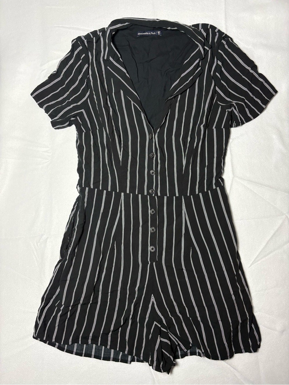 Abercrombie & Fitch Black & White Vertical Stripe Button Romper Size MT W/Pocket